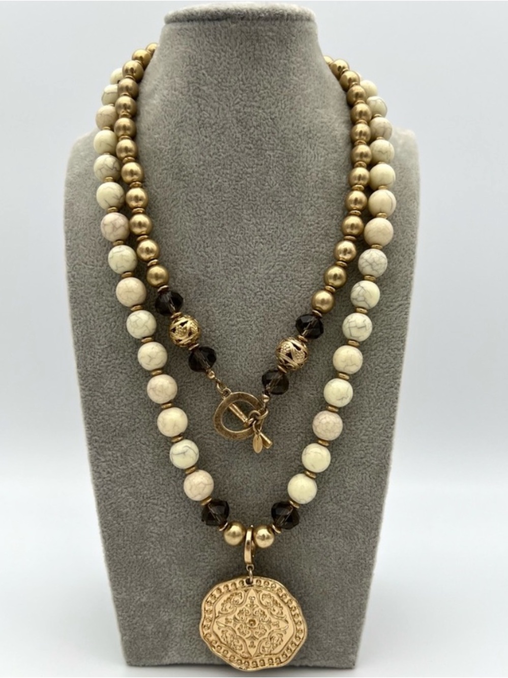Premier Medallion Cream Gold Brown